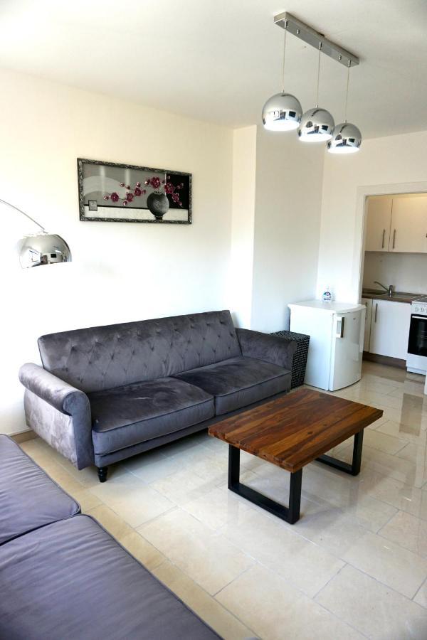 Alster Hamburg - Saniertes Und Mobliertes Apartment Mit Bad Und Kuche Kültér fotó