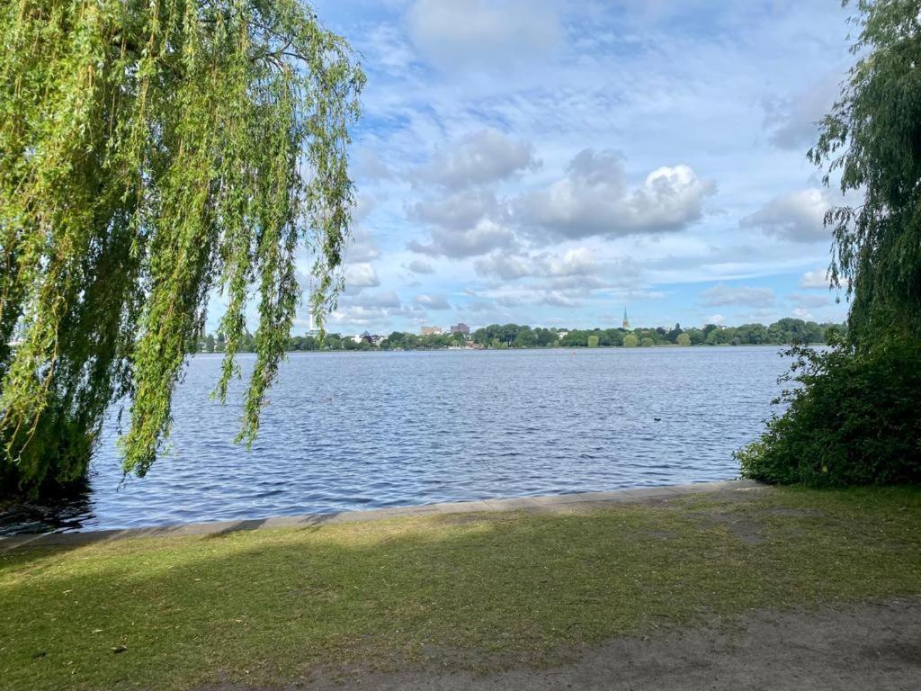 Alster Hamburg - Saniertes Und Mobliertes Apartment Mit Bad Und Kuche Kültér fotó